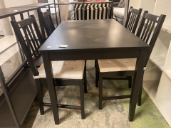 Köksbord + 4st stolar